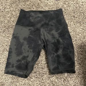 lulu biker shorts 6 inch